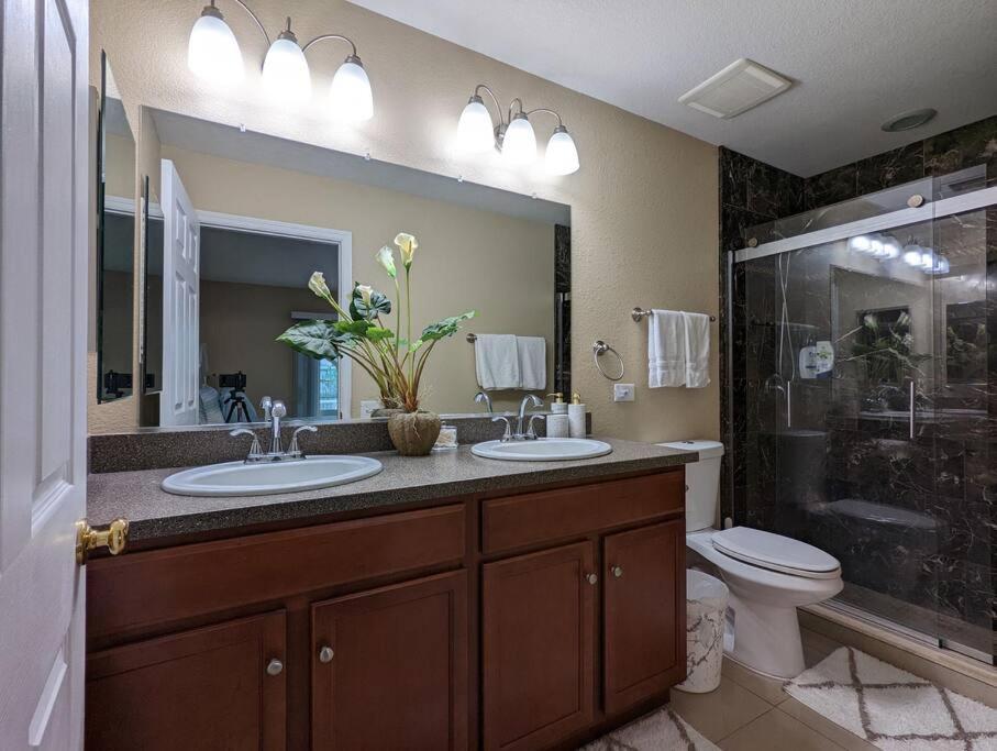 3Bed & 2Bath Property Couple Minutes From Siesta Key Beach & Downtown サラソータ エクステリア 写真