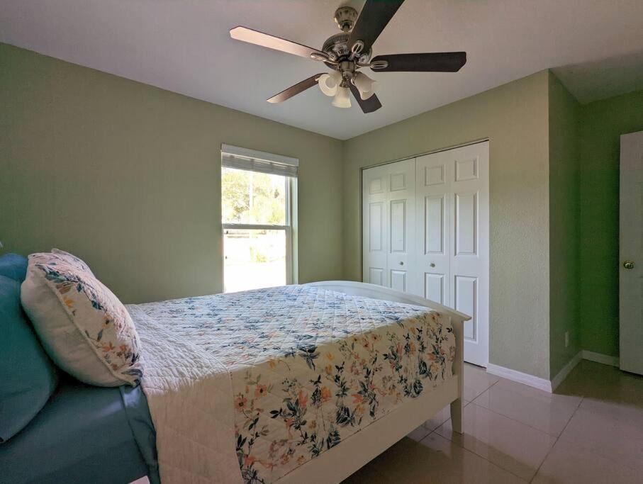 3Bed & 2Bath Property Couple Minutes From Siesta Key Beach & Downtown サラソータ エクステリア 写真