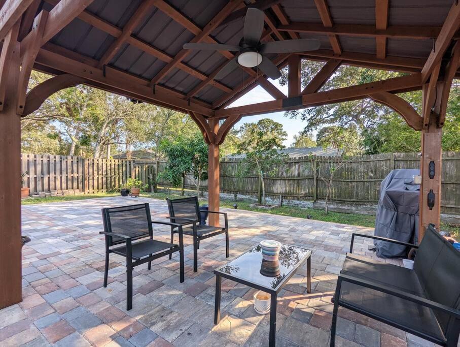 3Bed & 2Bath Property Couple Minutes From Siesta Key Beach & Downtown サラソータ エクステリア 写真