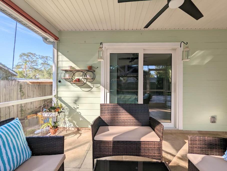 3Bed & 2Bath Property Couple Minutes From Siesta Key Beach & Downtown サラソータ エクステリア 写真