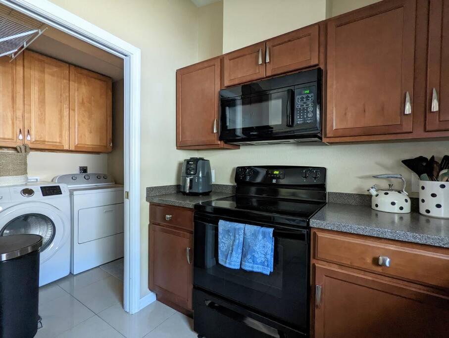 3Bed & 2Bath Property Couple Minutes From Siesta Key Beach & Downtown サラソータ エクステリア 写真